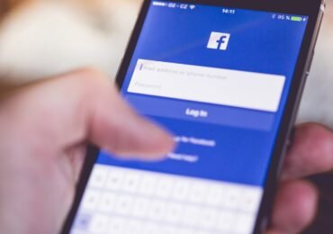 Facebook App Login Splash Screen